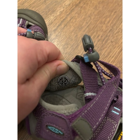 Keen Little Girls' Waterproof Hiking‎ Sandals Size 11 - Picture 7 of 9